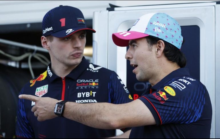 En la clasificación general, Verstappen es todavía más líder, por delante de su compañero Checo Pérez, que ganó en Mónaco al año pasado. AFP / ARCHIVO