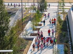 Más peatones y usuarios del transporte público prefirieron llegar a ver a Chivas utilizando el modelo integrado de movilidada. EL INFORMADOR / A. Navarro