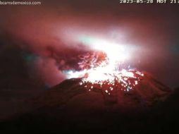 El volcán Popocatépetl expulsó bombas de lava a corta distancia. ESPECIAL