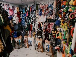 Durante la visita a la tienda, varios clientes habían besado a la 