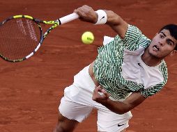 Carlos Alcaraz disputando la primera ronda del Roland Garros 2023. EFE / C. Petit