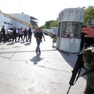 Hallan tres cabezas humanas frente a instalaciones militares en Cancún