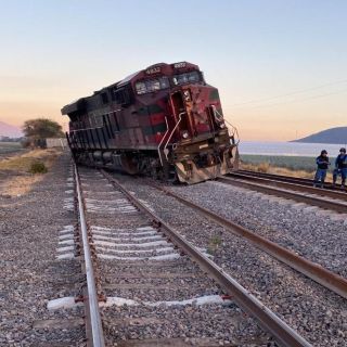 Se descarrilla tren con 70 vagones en Poncitlán; no reportan lesionados