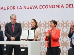 Claudia Sheinbaum Pardo firmó el Compromiso Global por la Nueva Economía del Plástico. ESPECIAL