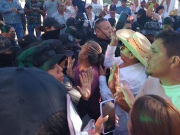 El partido Hagamos Jalisco lanzó un comunicado en sus redes sociales reprobando de manera categórica las acciones violentas por parte de las autoridades contra los manifestantes que exigen la aparición de los desaparecidos. ESPECIAL