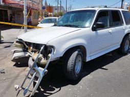 Los hombres acusados de robo chocaron contra un bolardo e intentaron huir, pero fueron detenidos. ESPECIAL