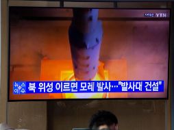El lanzamiento norcoreano causó la activación de las alertas antimisiles en Seúl (Corea del Sur) y en la prefectura japonesa de Okinawa (sudoeste), por donde habría sobrevolado el proyectil, instando a la posible evacuación ciudadana. EFE / J. Heon-Kyun