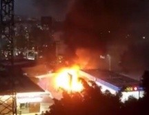El incendio registrado en la gasolinera en Zapopan fue controlado sin lesionados. ESPECIAL