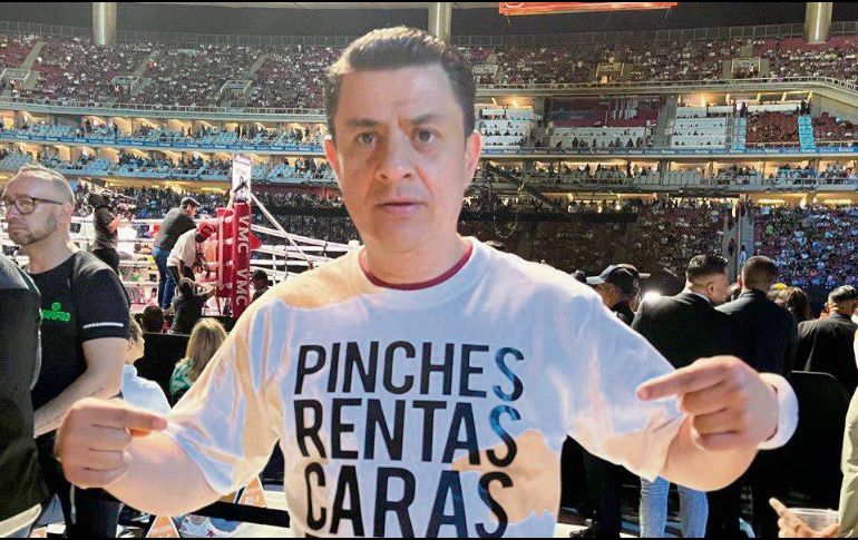 José María Martínez portó una playera en contra de las rentas caras durante la pelea del “Canelo” Álvarez. ESPECIAL