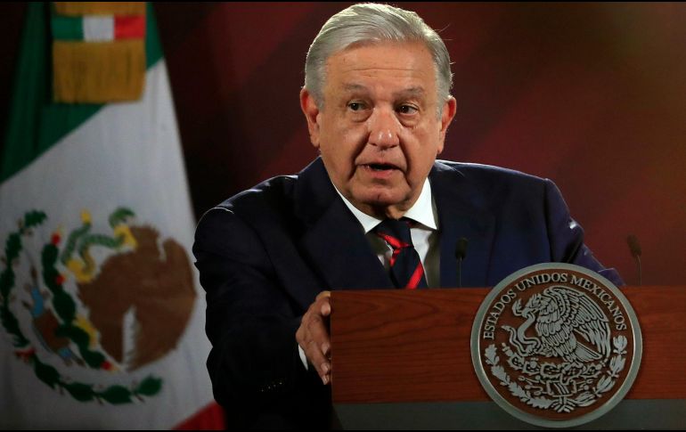 López Obrador declaró que su equipo trabaja día y noche para concluir las obras antes de septiembre de 2024. EFE/M. Guzmán