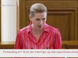 Primera ministra de Dinamarca pronuncia discurso escrito en parte por ChatGPT