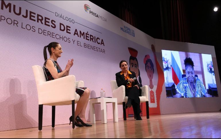Claudia Sheinbaum y Pepa Bueno, directora del periódico El País. ESPECIAL