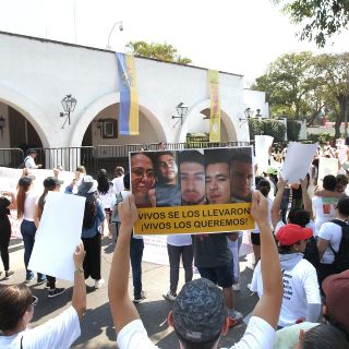 Salen sin respuestas familias de jóvenes de call center desaparecidos