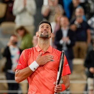 Novak Djokovic se abstiene de emitir mensajes políticos