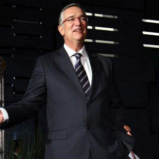 Suspenden cotización de TV Azteca en la BMV; esta es la razón