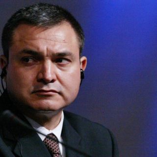 FGR ordenó detener a dos hermanos muertos de García Luna, revela Loret de Mola