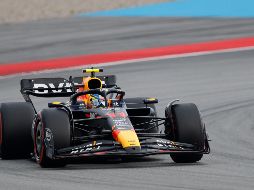En el campeonato de pilotos, Sergio Pérez está a 39 puntos de Max Verstappen. AP/J. Monfort
