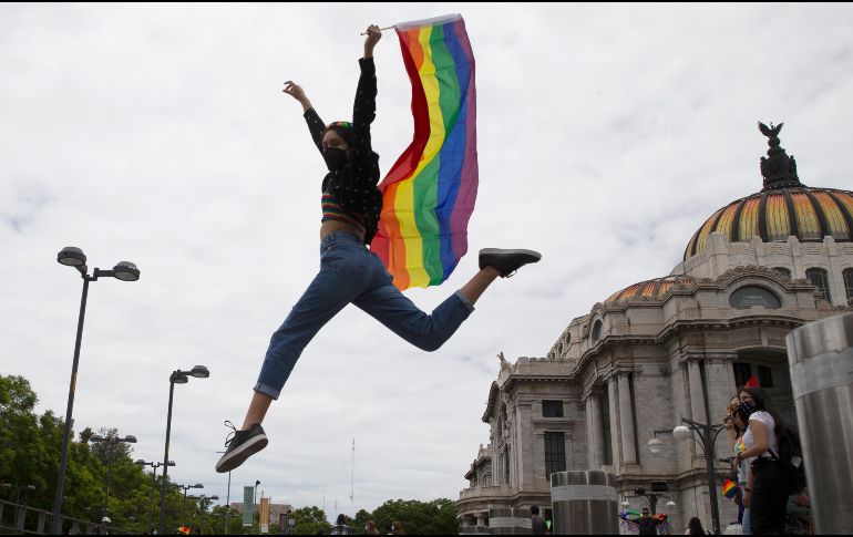 Junio es el mes para celebrrar el mes del orgullo gay y visivilizar los retos que aún tiene esa comunidad. AP / ARCHIVO
