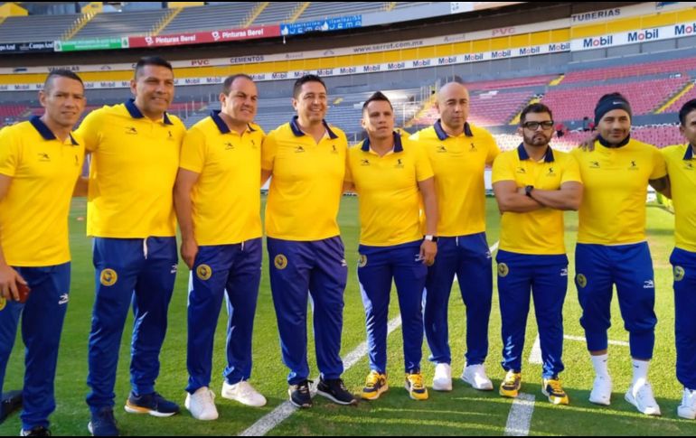 El partido se detuvo para realizar un homenaje a la carrera de Cuauhtémoc Blanco. ESPECIAL/ Cuauhtémoc Blanco