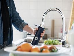 Incluso si el agua llegara a tu casa filtrada, seguro la almacenas en cisternas que no se limpian siempre. ESPECIAL/Foto de Bluewater Sweden en Unsplash