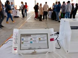 Las 164 urnas electrónicas que operan en la elección se repartirán en 19 de los 125 municipios mexiquenses. EFE/F. Gutiérrez