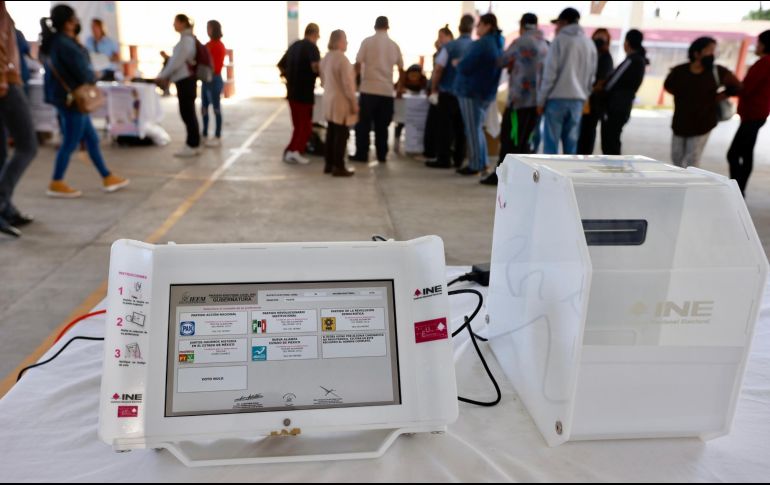 Las 164 urnas electrónicas que operan en la elección se repartirán en 19 de los 125 municipios mexiquenses. EFE/F. Gutiérrez