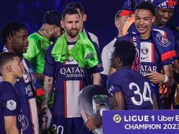 Mientras se especula con ofertas diversas y multimillonarias, el padre del astro argentino aseguró que Leo y su familia quisieran volver a Barcelona. EFE/Archivo