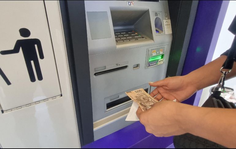 El viernes, el peso mexicano perforó el soporte de 17.53 unidades. EL INFORMADOR/ARCHIVO