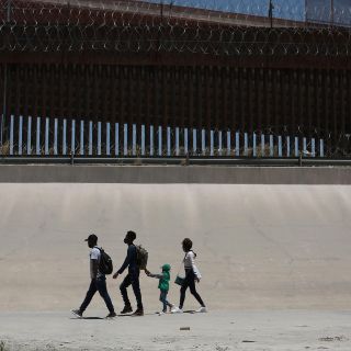 Fiscal de California culpa a Florida por envío de migrantes a Sacramento