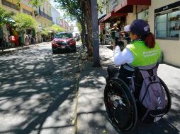 Los autos siguen incumpliendo las normas y se estacionan en línea amarilla, principalmente en las calles Juan Manuel, San Felipe e Independencia. EL INFORMADOR / C. Zepeda