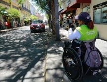 Los autos siguen incumpliendo las normas y se estacionan en línea amarilla, principalmente en las calles Juan Manuel, San Felipe e Independencia. EL INFORMADOR / C. Zepeda