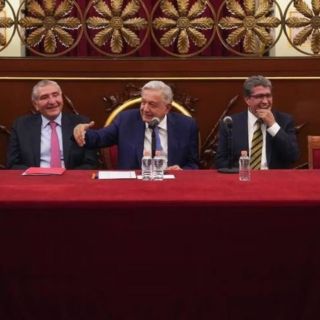 Se reúne AMLO con corcholatas en restaurante de la CDMX