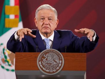 "¿Dónde está la clave? En atender al pueblo, escuchar al pueblo, y apoyarse en el pueblo para transformar", dice López Obrador. SUN / G. Espinosa