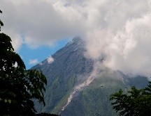 Además del Mayón (fotos), las autoridades vigilan de cerca el volcán Taal, al sur de Manila, y el monte Kanlaón, en la isla de Negros, tras nuevos indicios de actividad.