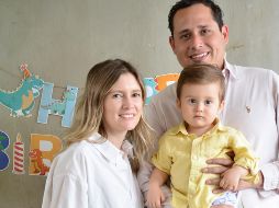 Marisa Rodríguez con Lucas e Israel Palafox. GENTE BIEN JALISCO/ Marifer Rached