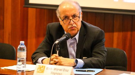 El actual embajador de México en Cuba, Miguel Díaz Reynoso, en conferencia magistral. EL INFORMADOR/ A. Navarro