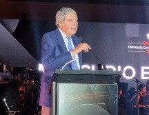 Carlos Álvarez Bermejillo, presidente de Laboratorios Pisa, recibió el Mercurio Empresarial. EL INFORMADOR/ J. Velazco