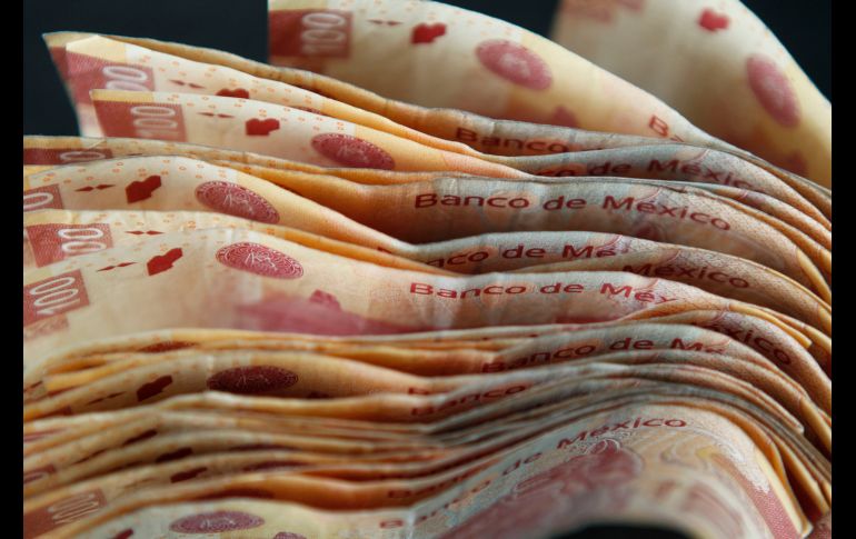 El peso se posiciona en el quinto lugar dentro de las monedas de países emergentes que presentan mayores ganancias frente al dólar. EL INFORMADOR/ARCHIVO