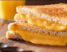 Comer queso amarillo es saludable, pero en exceso puede causar enfermedades gastrointestinales. ESPECIAL