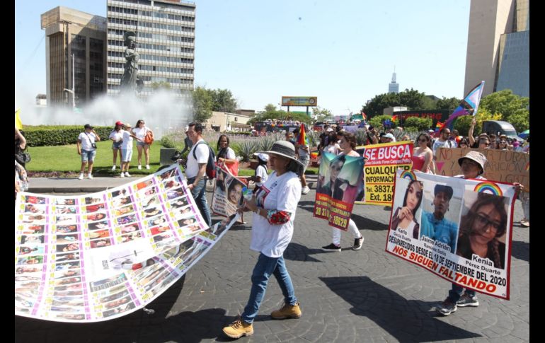 La marcha dio inició en La Minerva rumbo a la Glorieta de los desaparecidos. EL INFORMADOR/A. Camacho