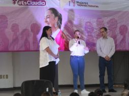 Casi 300 mujeres y algunos hombres se reunieron para escuchar las acciones de gobierno. ESPECIAL/A. Camacho