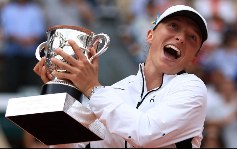 La polaca Iga Swiatek conquistó su tercer Roland Garros, el segundo consecutivo, y así igualó a Arantxa Sánchez, Monica Seles, Serena Williams y Margaret Court en títulos del este torneo. AP/A. Morissard