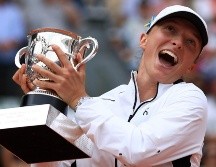 La polaca Iga Swiatek conquistó su tercer Roland Garros, el segundo consecutivo, y así igualó a Arantxa Sánchez, Monica Seles, Serena Williams y Margaret Court en títulos del este torneo. AP/A. Morissard