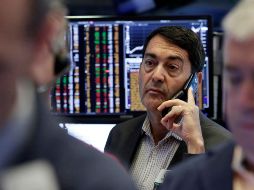 Por sectores, las mayores ganancias eran para el tecnológico y los bienes no esenciales, que subieron un 0.78 % y un 0.77 por ciento. AP/ARCHIVO