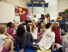 La meta es garantizar que todas las niñas y los niños puedan ir a la escuela, no a trabajar. ESPECIAL/Unsplash