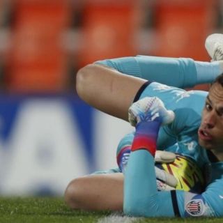 ¡Oficial! Óscar Whalley es nuevo portero de Chivas