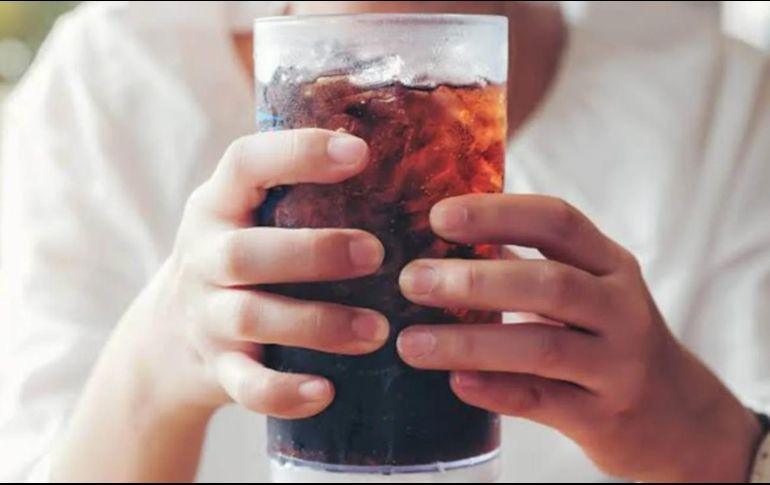 La Profeco emitió algunas recomendaciones para evitar consumir estas bebidas. ESPECIAL