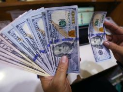 Los mercados accionarios a nivel global operan mixtos, con los rendimientos de los bonos gubernamentales negativos y dólar a la baja. AP/ARCHIVO