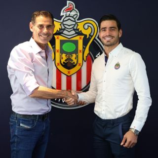 ¡Se queda! Antonio "Pollo" Briseño renovó contrato con Chivas hasta el 2026