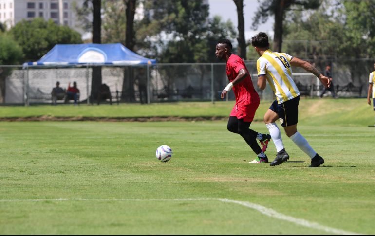 La victoria de de Atlas fue gracias a los goles de Julián Quiñones (foto), Rivaldo Lozano y Jorge Guzmán en un par de ocasiones. ESPECIAL / Atlas FC